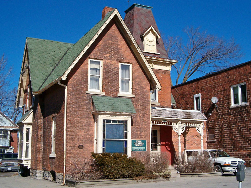 image of the Lawrence-Singer house now